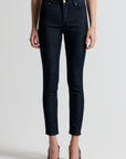 Ivy Copenhagen Alexa jeans – forfra på modell, fra midje og ned
