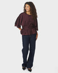Annegret Heavy Sateen Blouse i rød stylet antrekk, skjorte fra Neo Noir hos Image Mandal