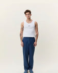 Linen Comfort Suit Pants i mørkeblå, bukse fra Les Deux hos Image Mandal