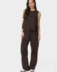 Sonar Linen Pants i dark brun bakfra, bukse fra Neo Noir hos Image Mandal