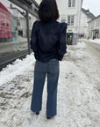 Ivy Medina Cropped Jeans Wash Turin i blå ekstra vinkel, bukse fra Ivy Copenhagen hos Image Mandal