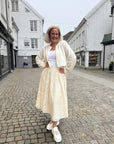 Safron Skirt i cream, skjørt fra Urban Pioneers – Image Mandal
