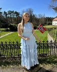 Marli Solid Chiffon Dress i lyseblå i polyester, kjole fra Neo Noir hos Image Mandal