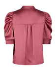 Roella Heavy Sateen Blouse i cherry rosa stylet antrekk, skjorte fra Neo Noir hos Image Mandal