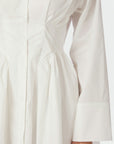 Ulissa Poplin Shirt Dress i offwhite sett fra siden, kjole fra Neo Noir hos Image Mandal