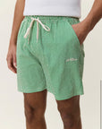 Stripe Seersucker Swim Shorts i grønn, badetøy fra Les Deux hos Image Mandal