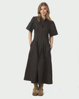 Baia Poplin Dress i chocolate brun nærbilde av detaljer, kjole fra Neo Noir hos Image Mandal