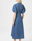 Illana Denim Dress i blå bakfra, kjole fra Neo Noir hos Image Mandal