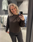 Christine Blouse i brun i polyester, bluse fra Urban Pioneers hos Image Mandal
