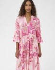 Edasz Dress i poppy shaded flower nærbilde av detaljer, kjole fra Saint Tropez hos Image Mandal