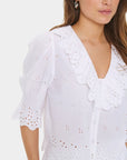 Kaitasz Shirt i hvit på modell, bluse fra Saint Tropez hos Image Mandal