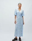 Ineya Dress i blå i viskose, kjole fra MBYM hos Image Mandal