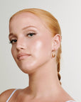 Vilhelmina - Adjustable Hoop Earrings Stainless St sett fra siden, tilbehør fra Timi Of Sweden hos Image Mandal