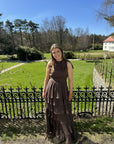 Marli Solid Chiffon Dress i dus brun i polyester, kjole fra Neo Noir hos Image Mandal