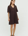Selara-M Dress i brun, kjole fra MBYM hos Image Mandal
