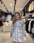 Vanity print kjole i Hvit, kjole fra Golightly hos Image Mandal