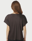 Annabeth heavy sateen tee i Dark Brown, bluse fra Neo Noir hos Image Mandal