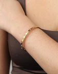 Meg - Crystal Bangle Bracelet Stainless Steel sett fra siden, tilbehør fra Timi Of Sweden hos Image Mandal