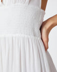 Terese Voile Dress i hvit nærbilde av detaljer, kjole fra Neo Noir hos Image Mandal