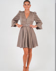 Queen Satin Dress i lysebrun bakfra, kjole fra Golightly hos Image Mandal