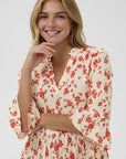 Edasz Dress i seedpearl valiant daisy bakfra, kjole fra Saint Tropez hos Image Mandal