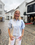 Etta Stripe Stone Shirt i lyseblå, skjorte fra Neo Noir hos Image Mandal