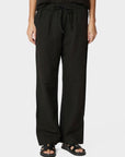 Sonar Linen Pants i sort sett fra siden, bukse fra Neo Noir hos Image Mandal
