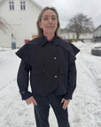 Keshacc Cape Jacket i Black, yttertøy fra Co'couture hos Image Mandal