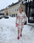Sariah Dress i hvit på modell, kjole fra Hale Bob hos Image Mandal