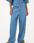 Ivy Queen Chambray Pant i denim blå sett fra siden, bukse fra Ivy Copenhagen hos Image Mandal