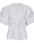 Poppycc Emb Ss V-shirt i hvit bakfra, bluse fra Co'couture hos Image Mandal
