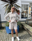 Elmikosz N. Shirt i Toasted Coconut Ice Stripe, skjorte fra Saint Tropez hos Image Mandal