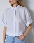 Elaracc Ss Shirt i hvit nærbilde av detaljer, skjorte fra Co'couture hos Image Mandal