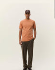 Core Contrast T-Shirt i oransje, t-skjorte fra Les Deux hos Image Mandal