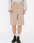 Andrea Long Shorts i beige nærbilde av detaljer, shorts fra Ivy Copenhagen hos Image Mandal
