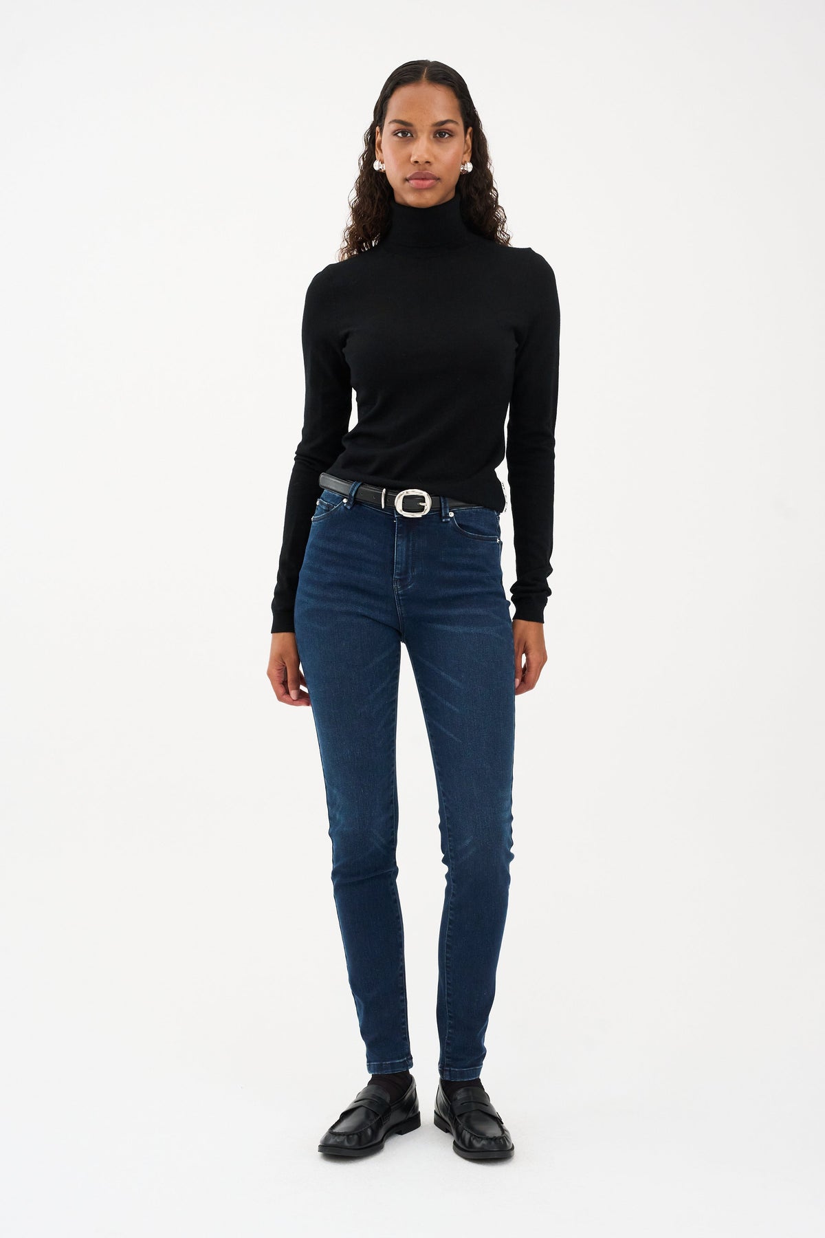Ivy Copenhagen Alexa Ankle jeans – helfigur forfra på modell