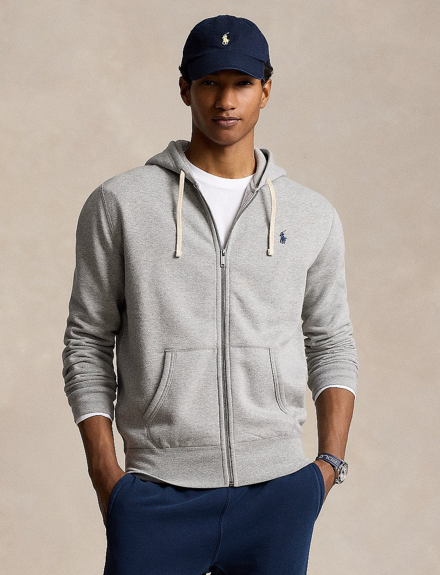 Polo Ralph Lauren RL Fleece hettegenser med glidelås – halvfigur forfra på modell
