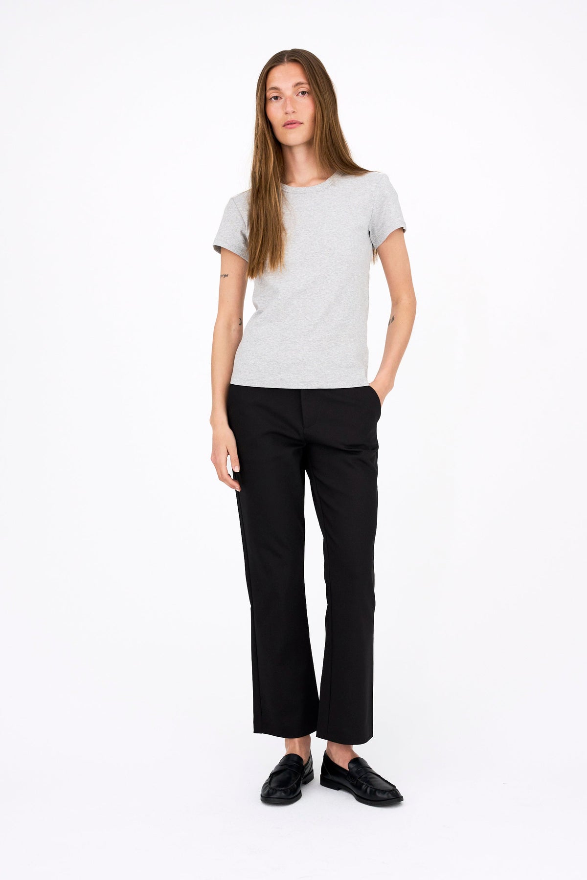 Ivy Copenhagen Alice Cropped Flare bukse – helfigur forfra på modell