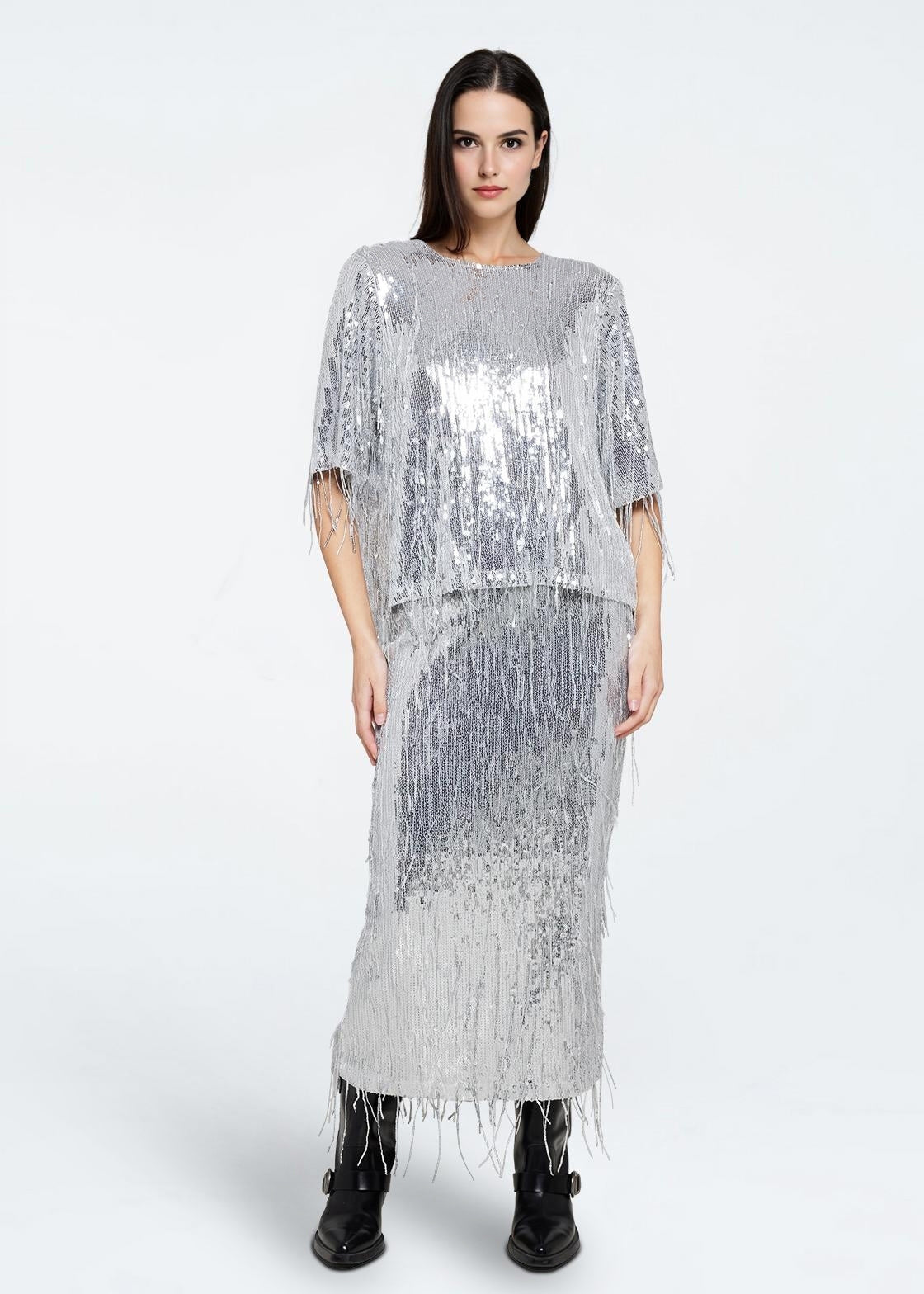 Minimum Mandi bluse med paljetter og frynser – helfigur på modell