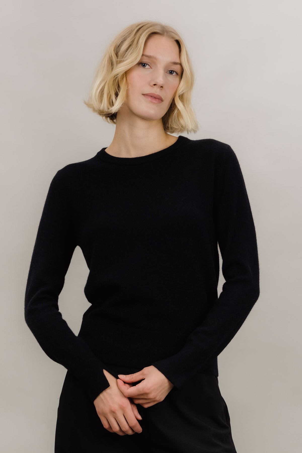 Urban Pioneers Bailey Crewneck genser – forfra på modell
