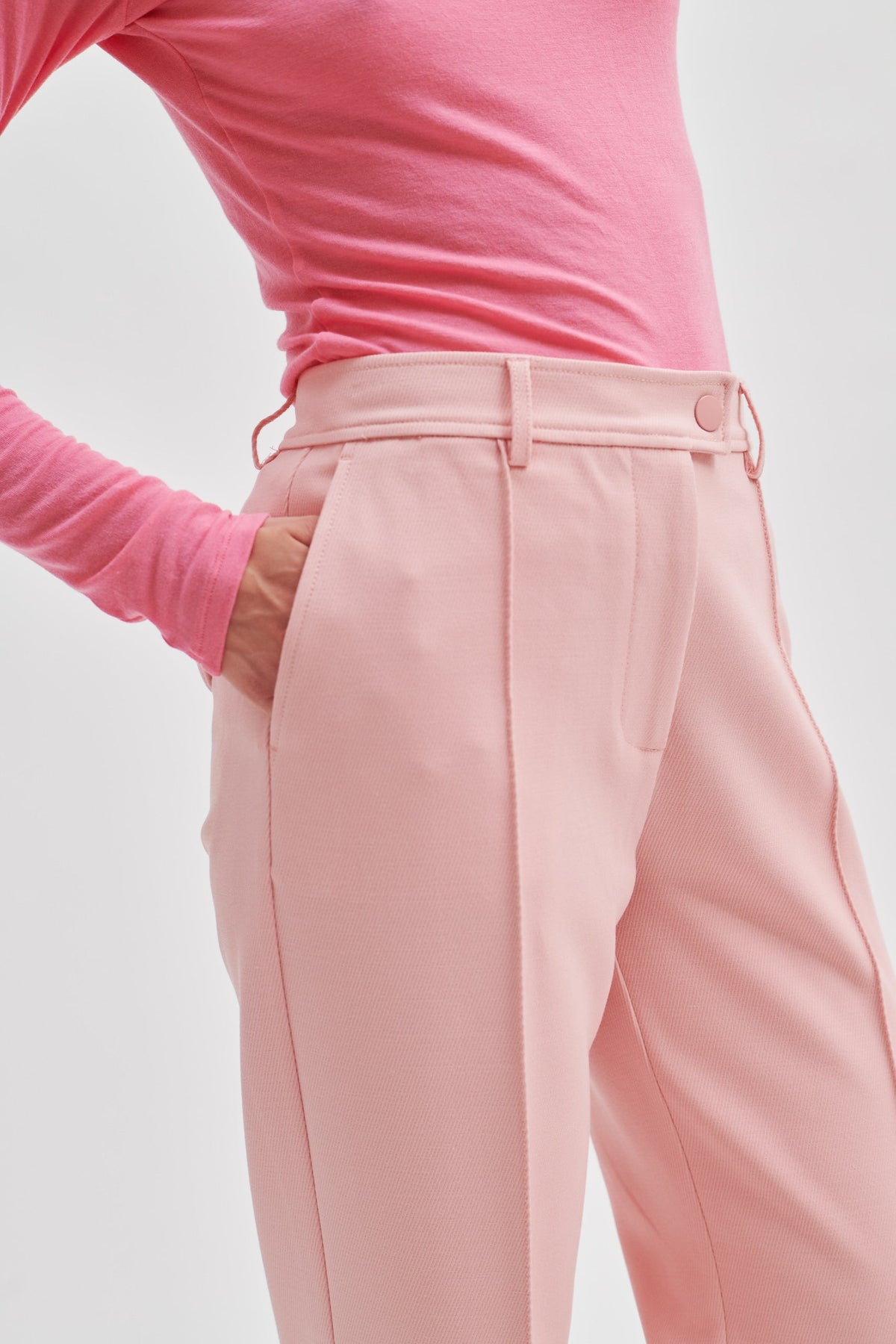 Second Female Affair bukse – detalj av linning og lomme