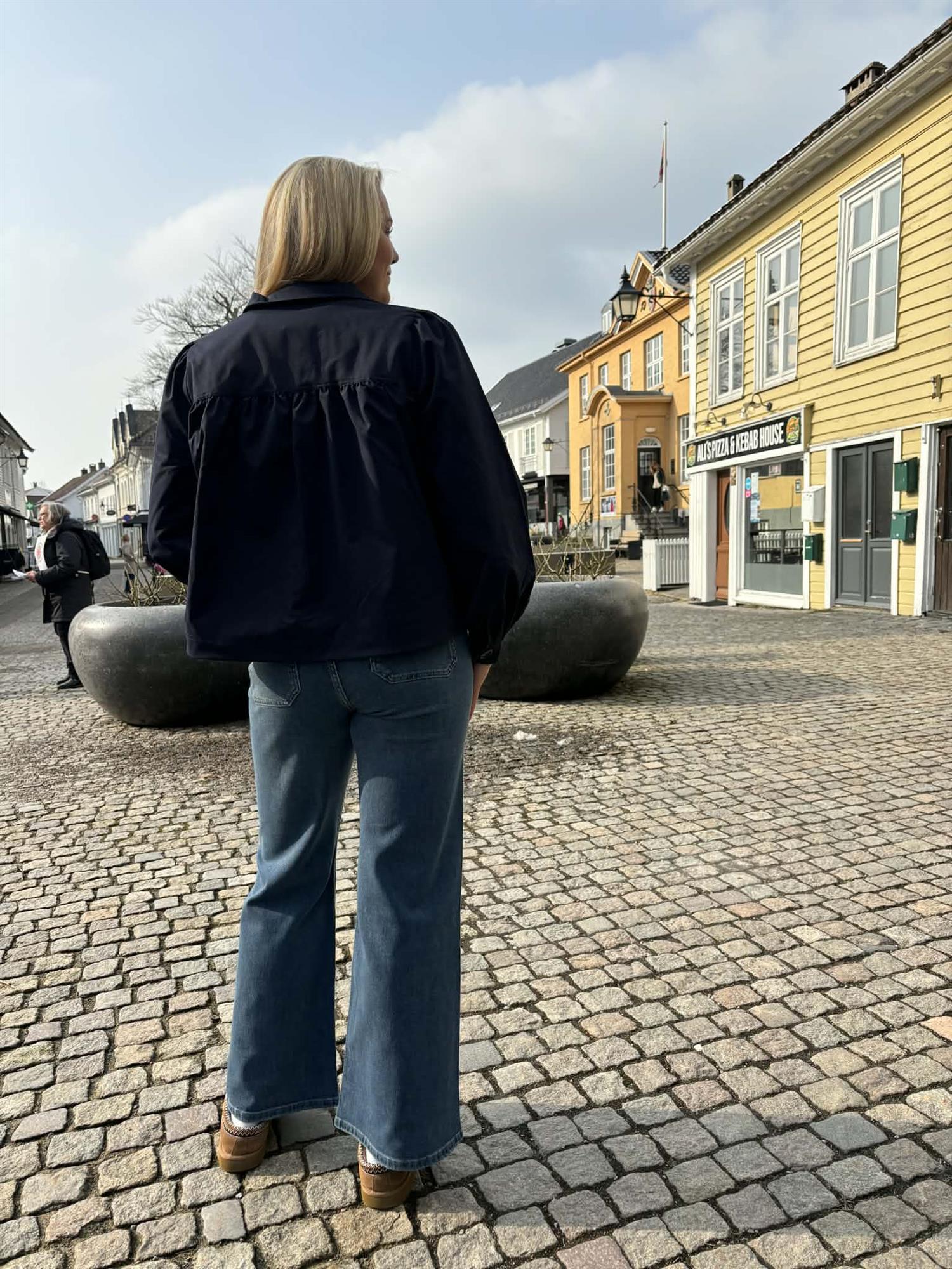 Ivy Abigail 70"s Jeans Turin i blå styling-inspirasjon, bukse fra Ivy Copenhagen hos Image Mandal