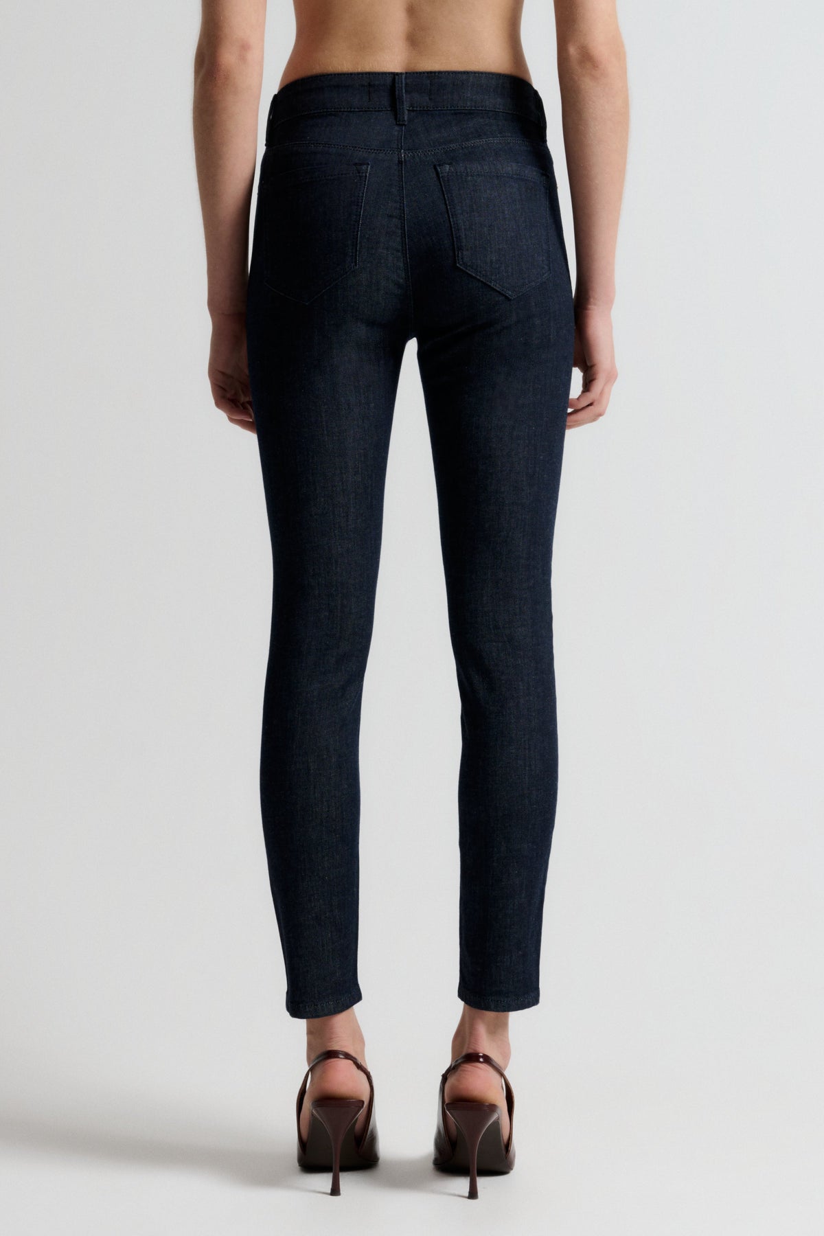 Ivy Copenhagen Alexa jeans – bakfra på modell, fra midje og ned