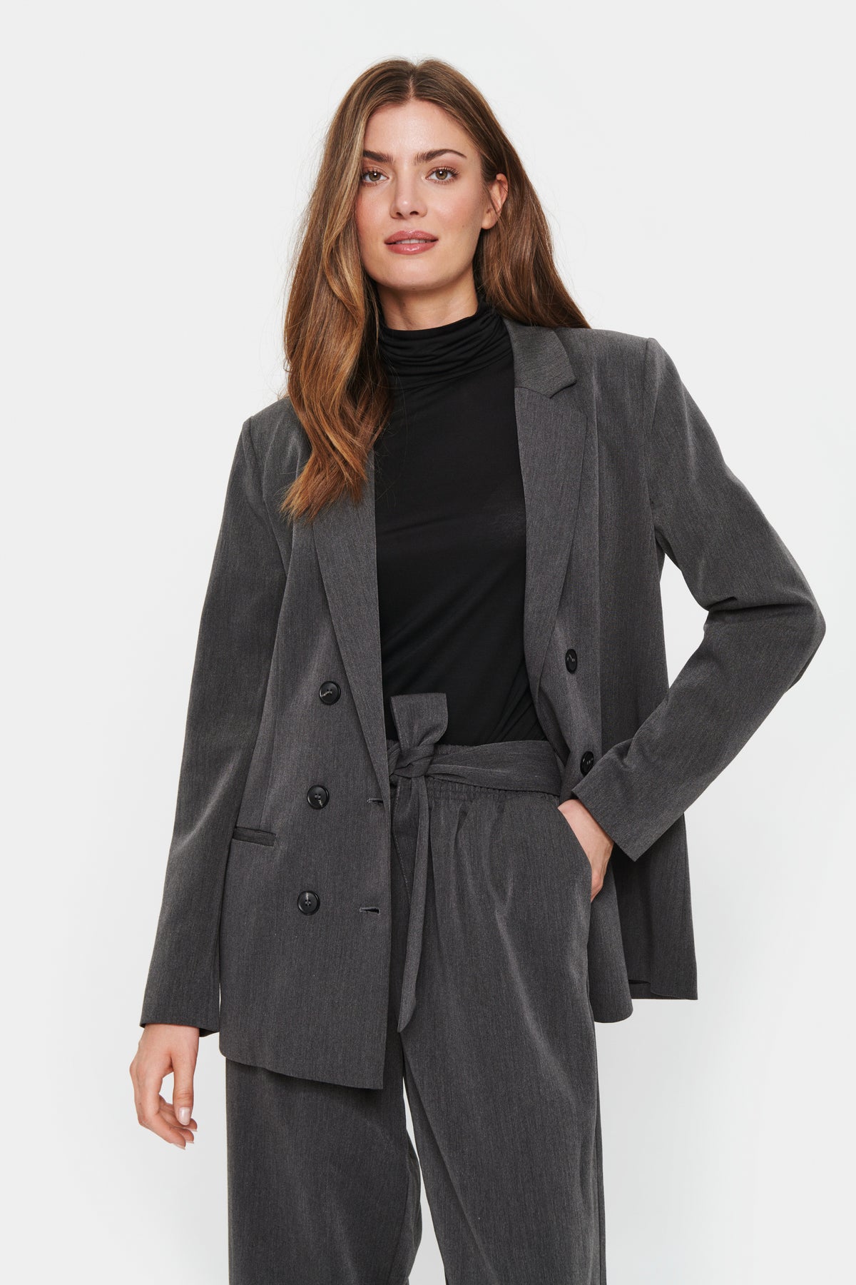 Saint Tropez Penelope blazer – forfra på modell