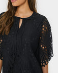 Jiliannasz Dress i sort sett fra siden, kjole fra Saint Tropez hos Image Mandal