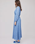 Once Untold Julia lang kjole – profil på modell