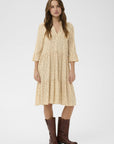 Edasz Dress i creme sort mini dots sett fra siden, kjole fra Saint Tropez hos Image Mandal