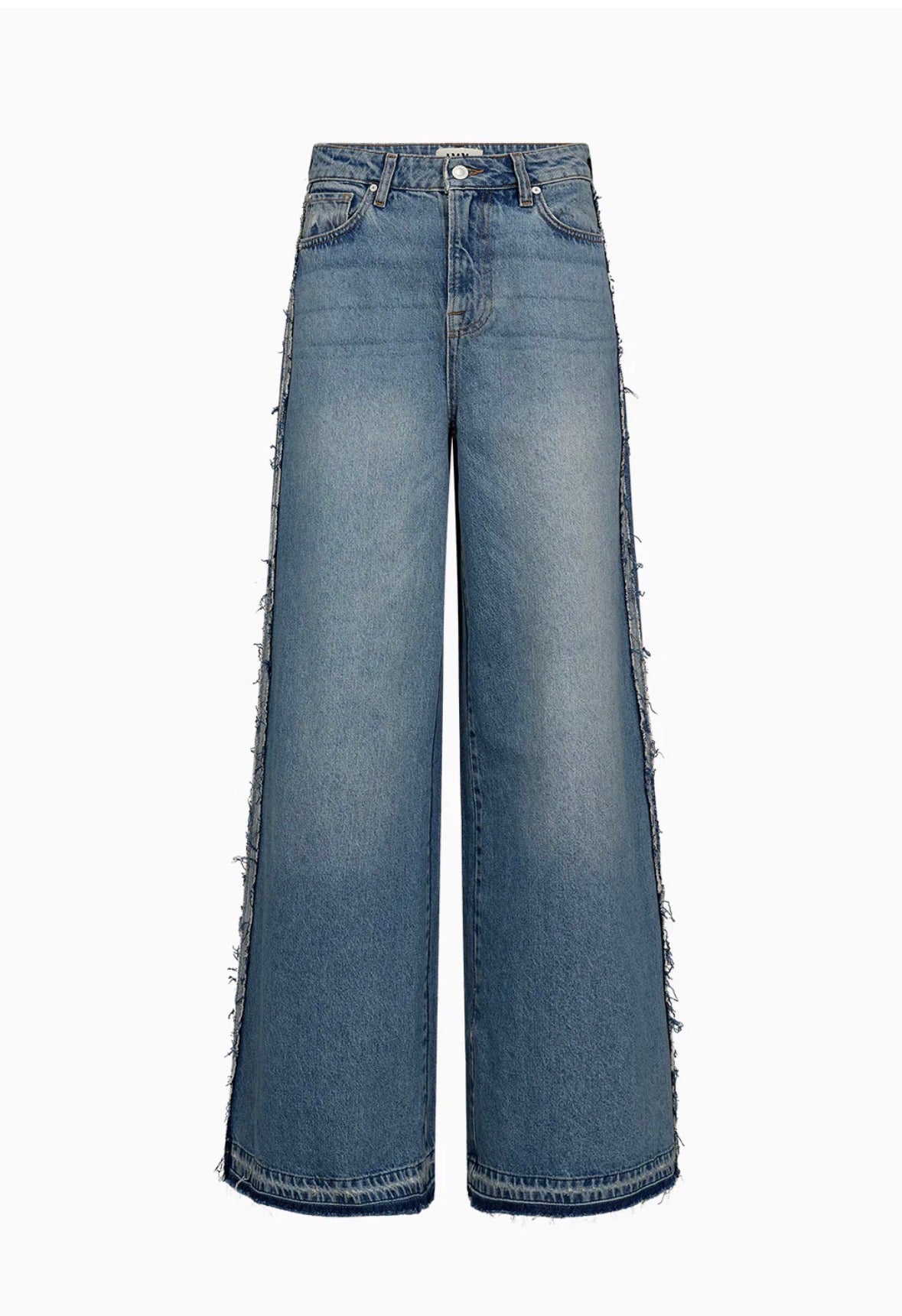 Funky Tyla Jeans Wash Watford i denim blå stylet antrekk, bukse fra Ivy Copenhagen hos Image Mandal