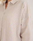 Sonja New Shirt i sand nærbilde av detaljer, skjorte fra A-view hos Image Mandal