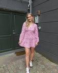 Shinya Dress i rosa i bomull, kjole fra MBYM hos Image Mandal